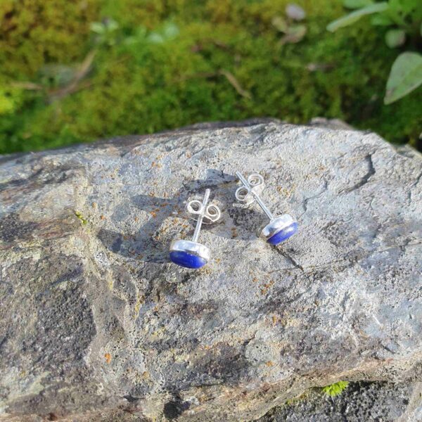 Clous d’Oreilles en Lapis Lazuli – Ovale