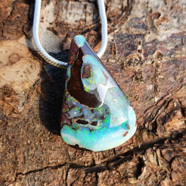 Pendentif Opale Boulder – Éclat Turquoise
