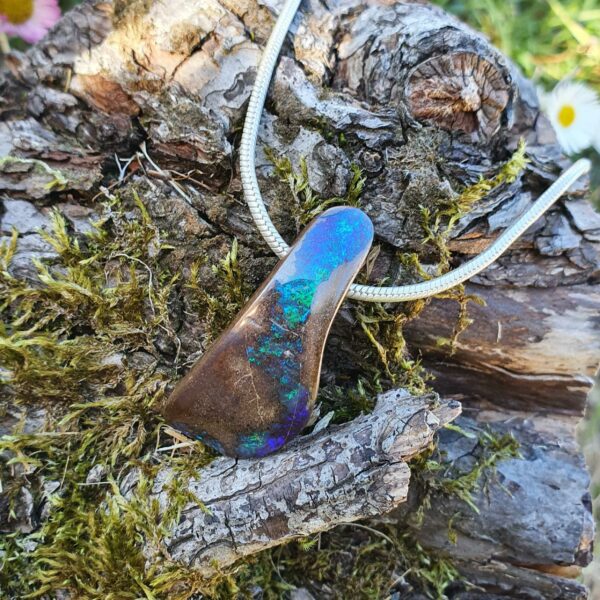 Pendentif Opale Boulder – Couleurs Aquatiques