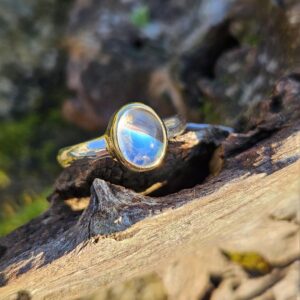 Bague en Pierre de Lune "Arc-en-Ciel" : Reflets Extraordinaires