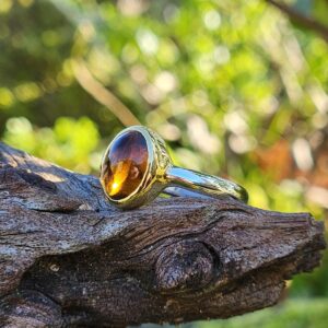 Bague en Grenat Hessonite de Haute Qualite: Harmonie de l'Or et de l'Argent