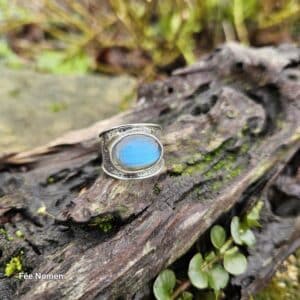 Bague en argent massif et labradorite – Design martelé et pierre aux reflets mystiques-