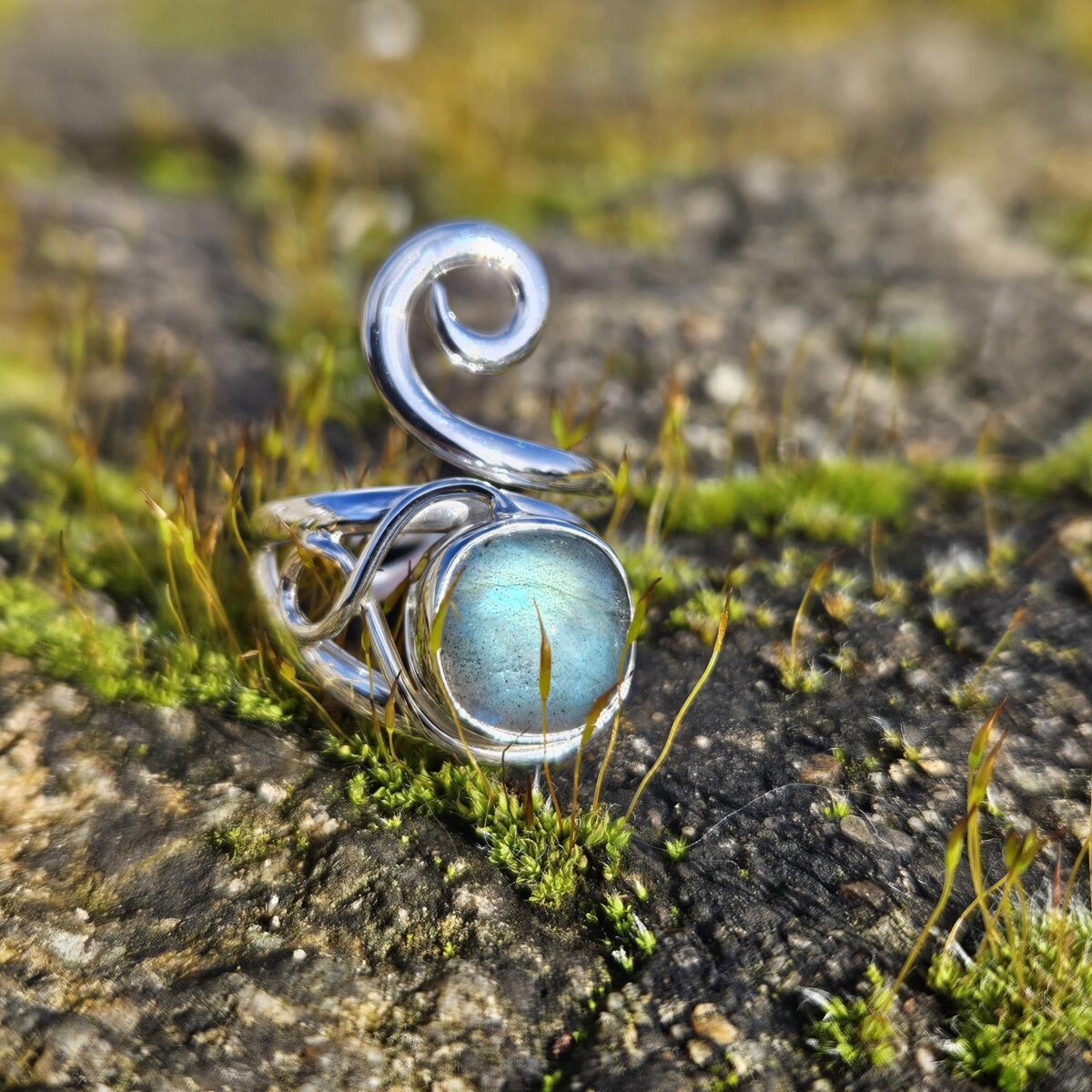 Bague Labradorite – Coussin Vert – Taille 54 Ba labradorite en argent 925, des reflets sublimes de vert intense