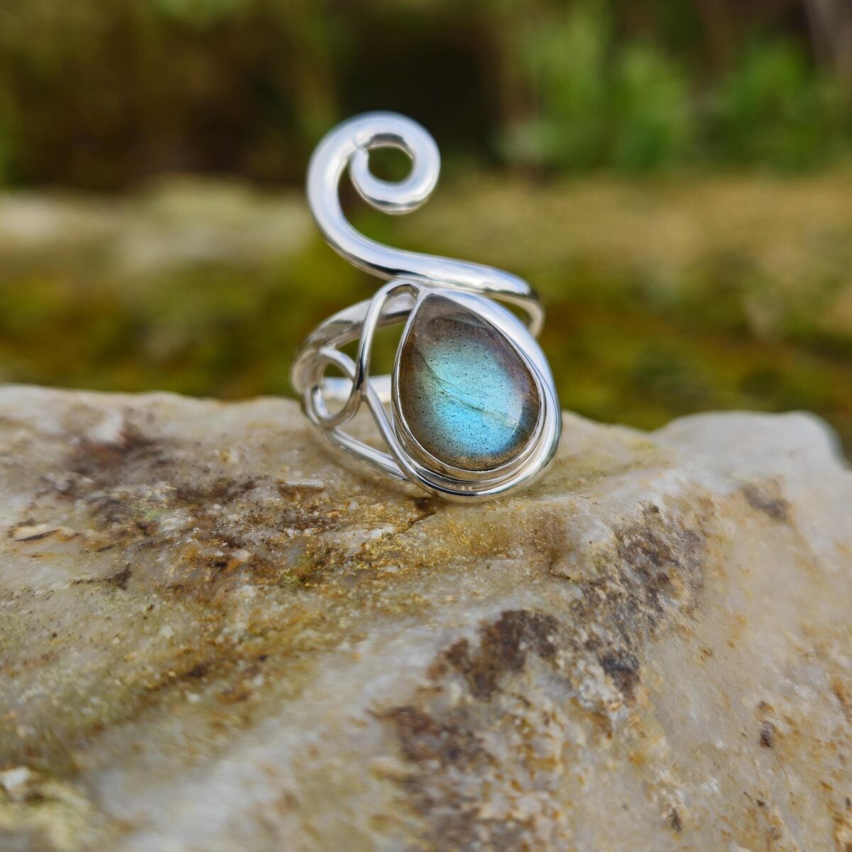 Bague Labradorite – Goutte Bleu-Vert – Taille 60 Bague Labradorite - Goutte Bleu-Vert - Taille 60 - Image 2