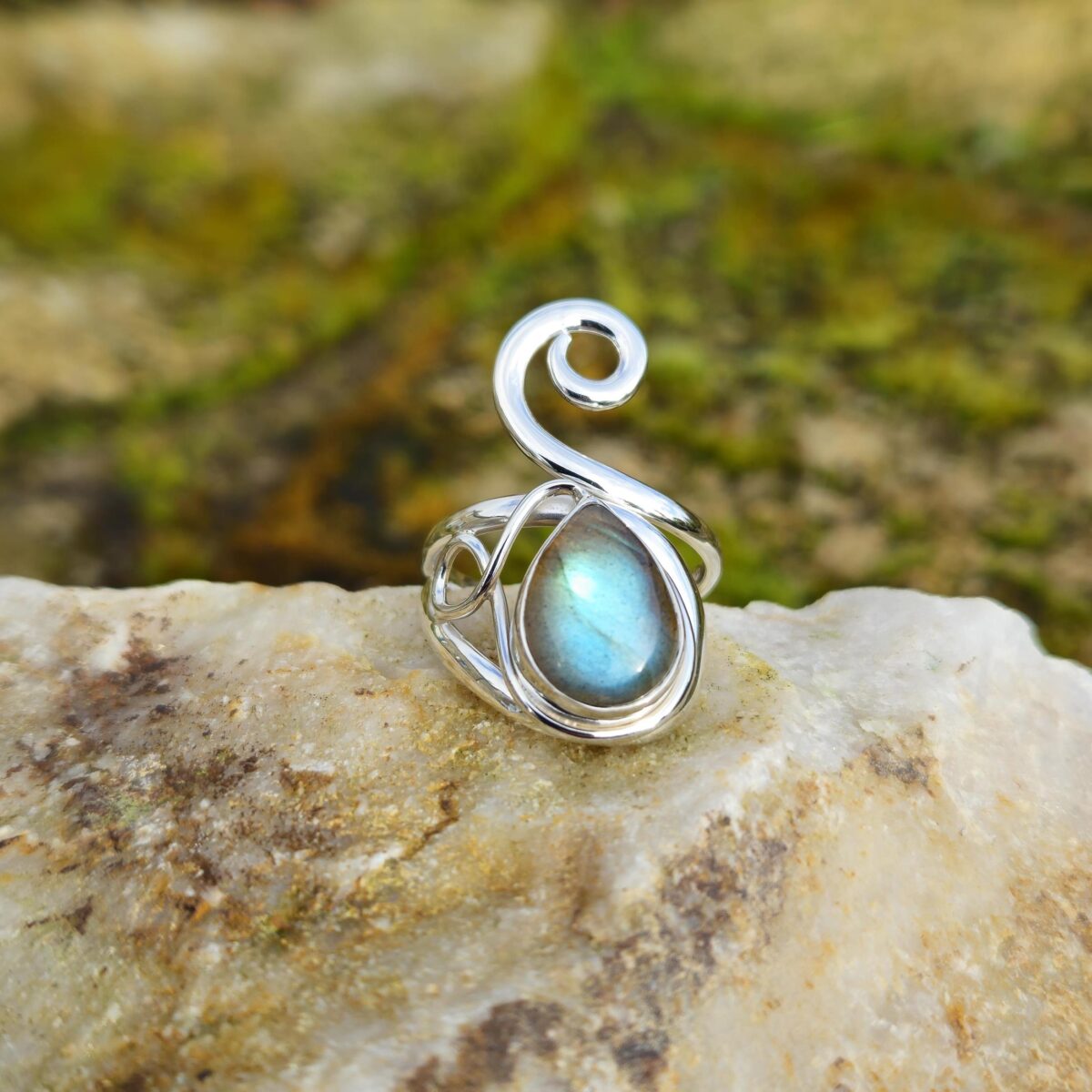 Bague Labradorite – Goutte Bleu-Vert – Taille 60 Bague Labradorite - Goutte Bleu-Vert - Taille 60 - Image 3
