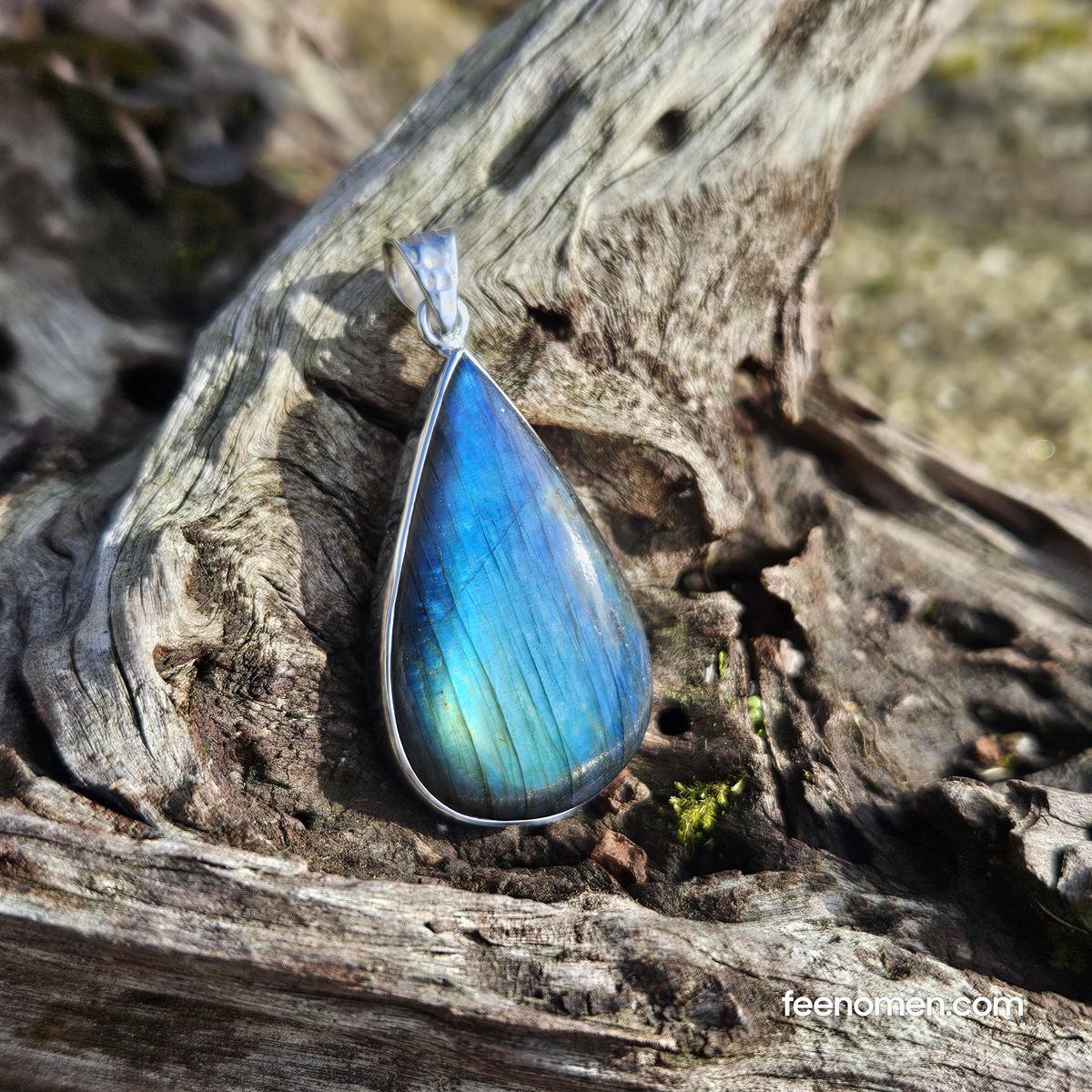 Pendentif Labradorite – Azur & Turquoise Pendentif labradorite turquoise et bleu foncé